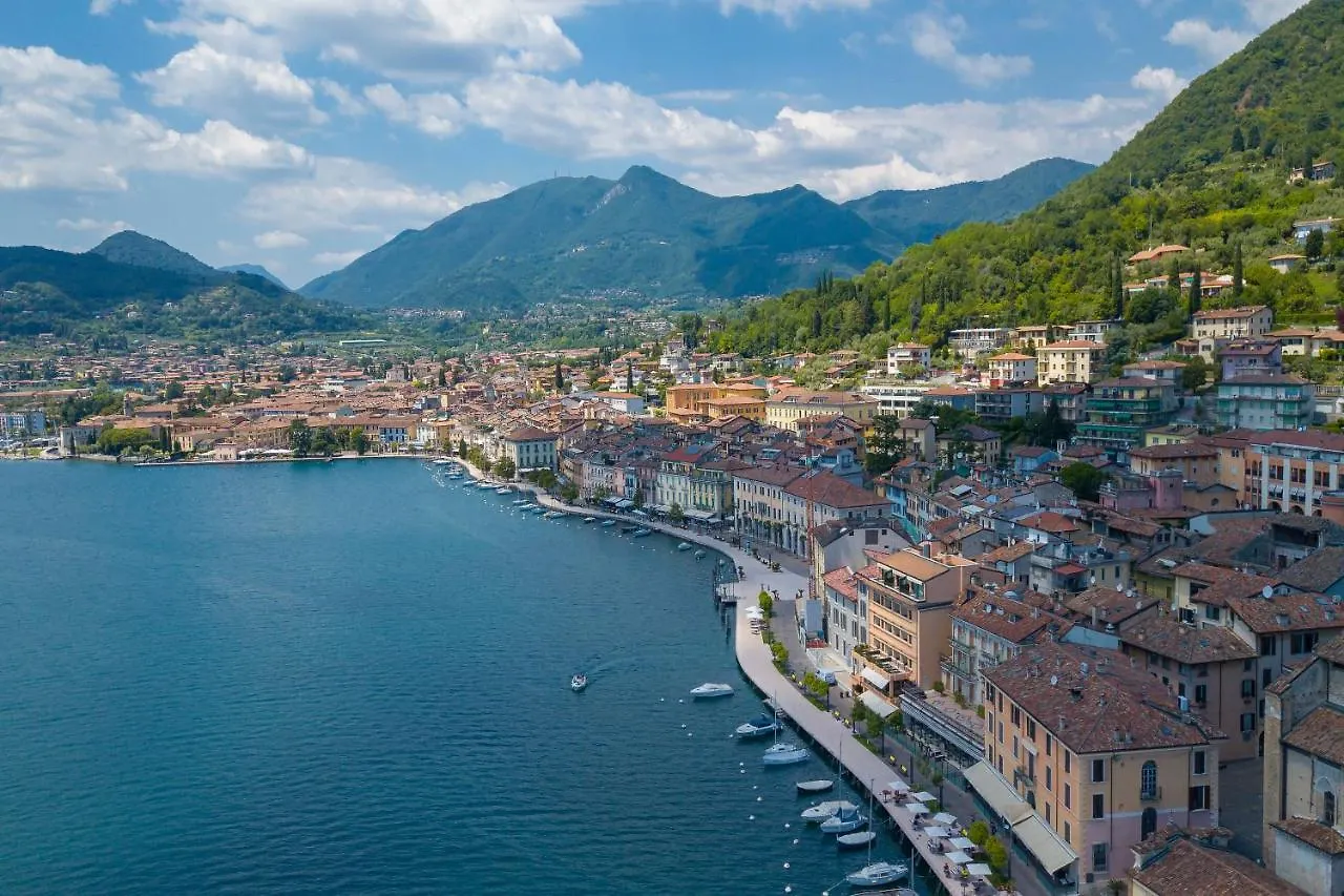 Suite Perla Salo Terrace 100M From Lake - Happy Rentals 0*,