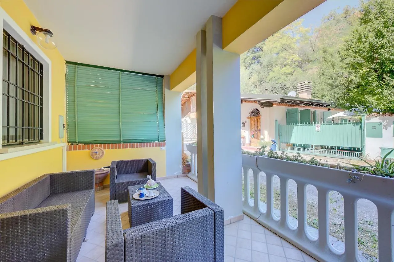 Suite Perla Salo Terrace 100M From Lake - Happy Rentals 0*,  Italien