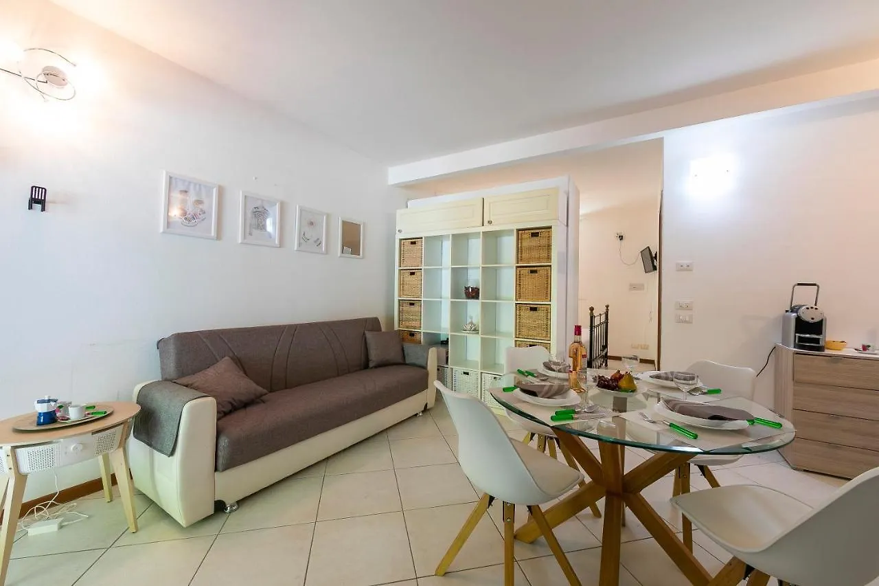 Suite Perla Salo Terrace 100M From Lake - Happy Rentals